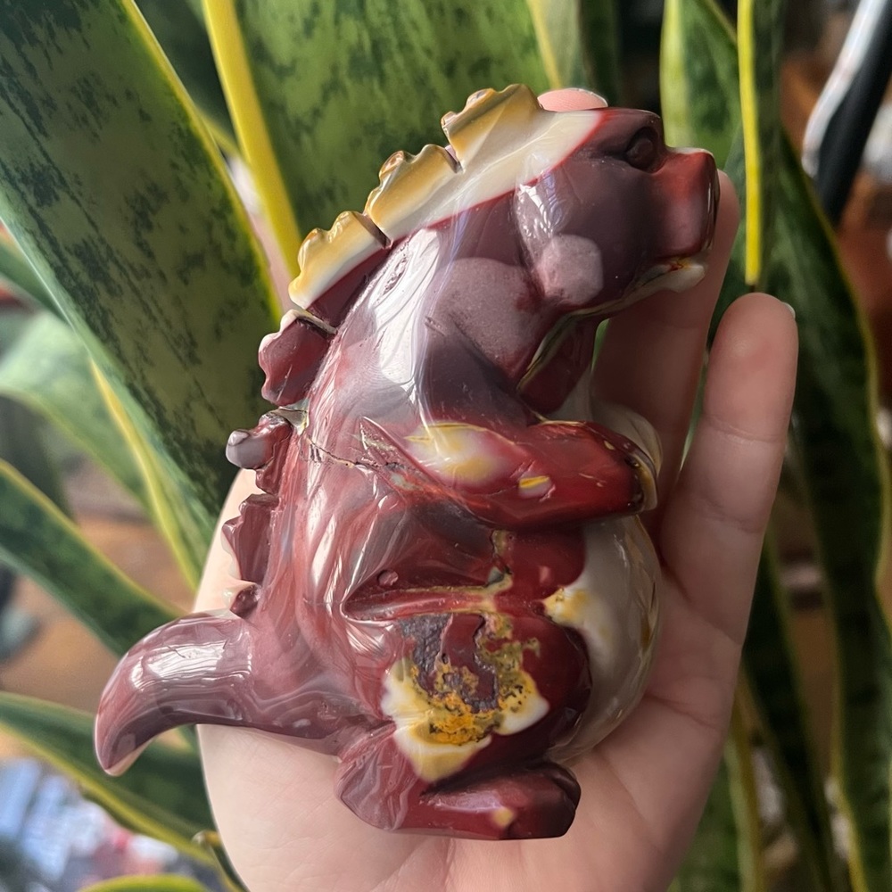 Mookaite Jasper Dinosaur Carving (393g) 🦖